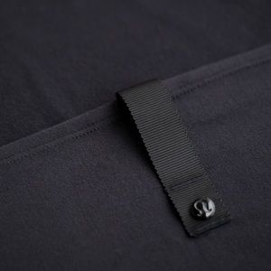 BNWT BLACK LULULEMON VISENYA SCARF